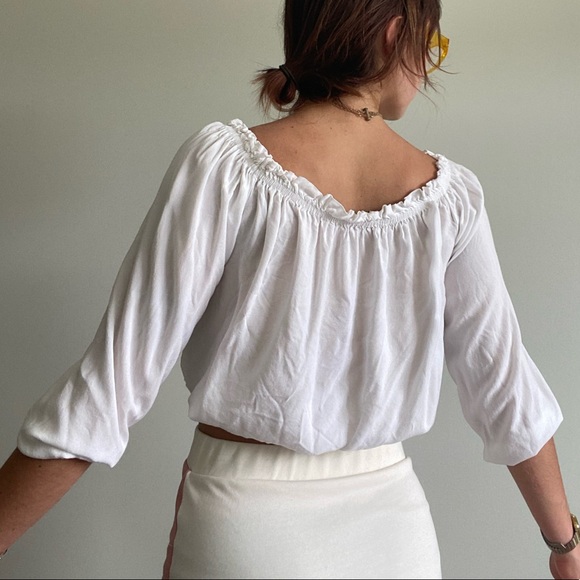 Brandy Melville off the shoulder peasant shirt - Picture 3 of 4